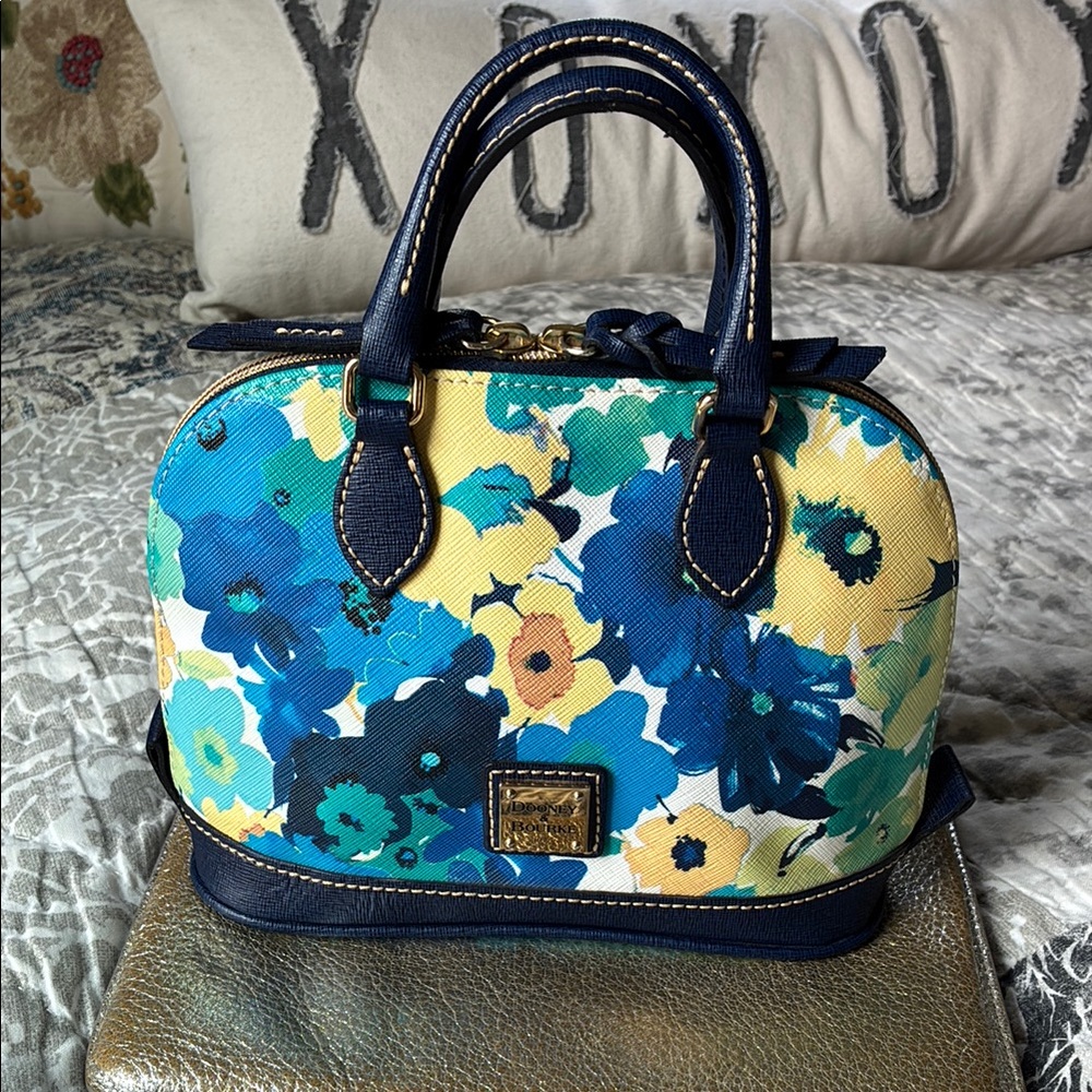 Dooney&Bourke Bitsy Bag